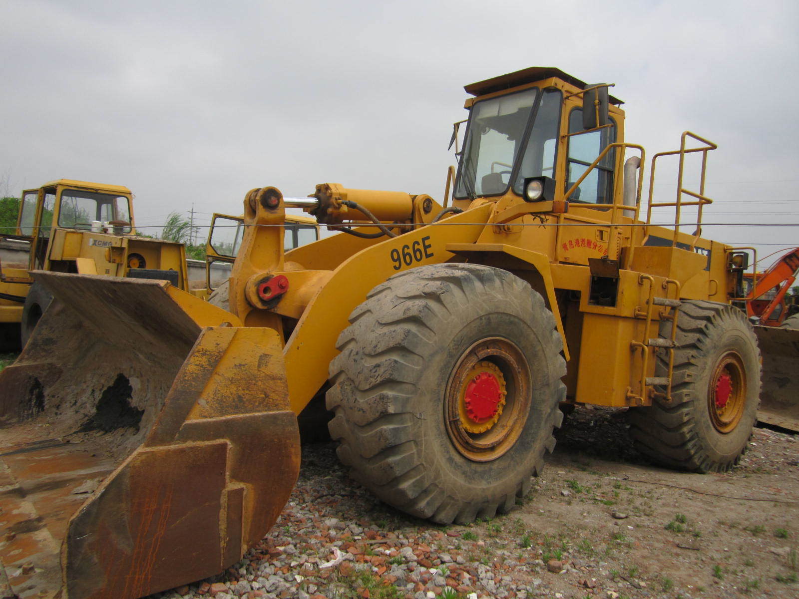 Cina 
                Pala gommata Cat 966e usata Caterpillar 966e in vendita
             fornitore