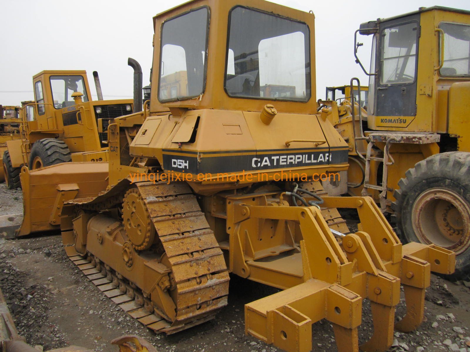 
                Utilizado Cat excavadora Cat D5H, que se utilizan los pequeños de bulldozer Cat D5h
            