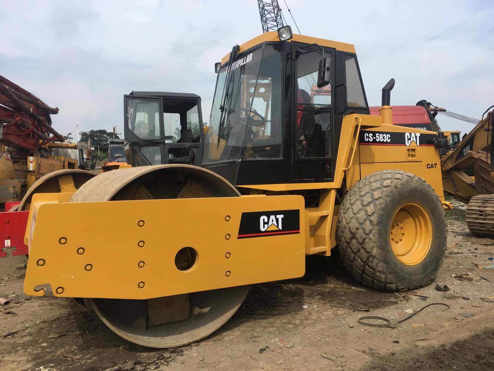 
                Used Cat CS533 Road Roller Wigh Good Condition in Cheap Price
            