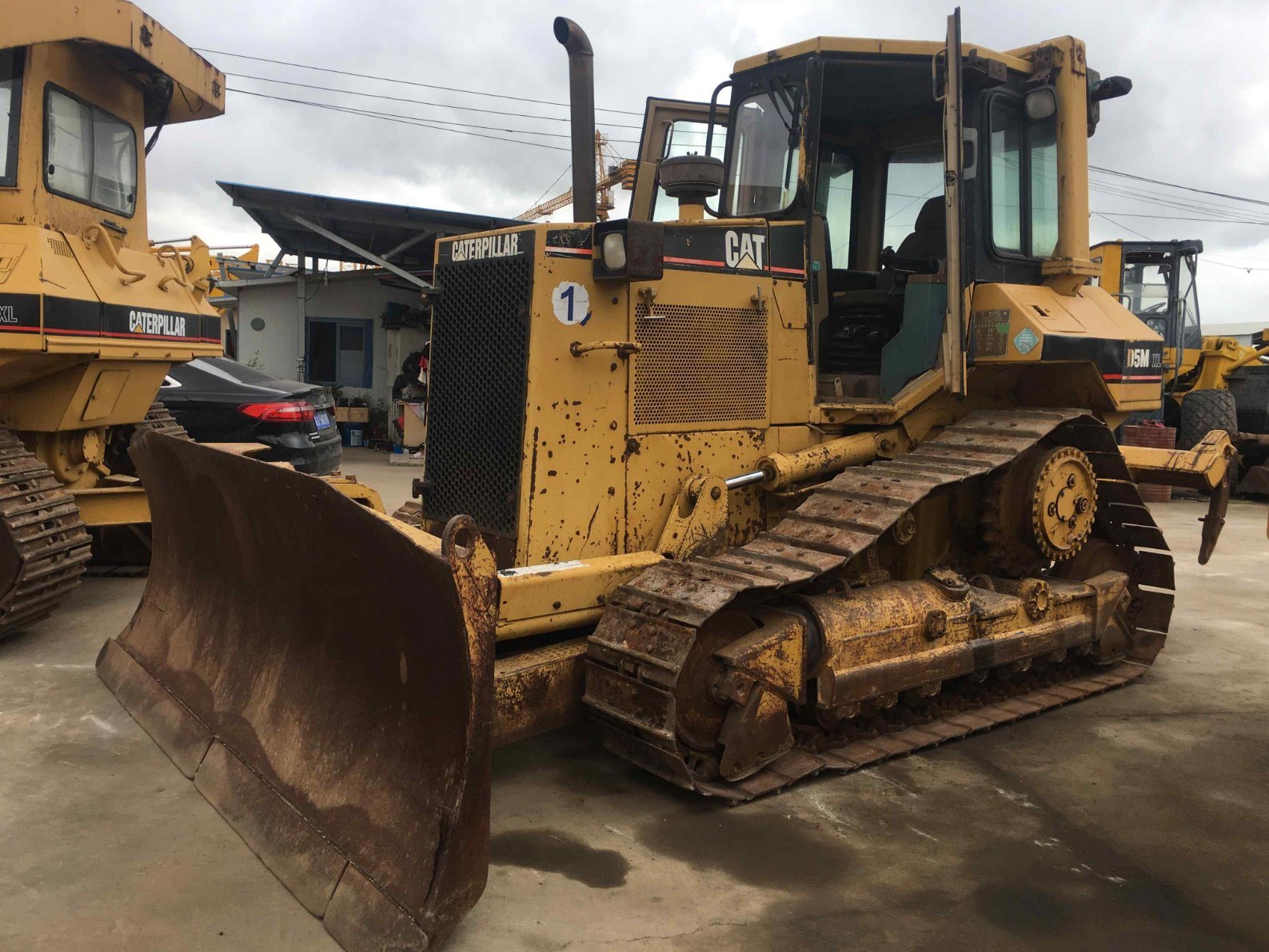 China 
                中古の Cat D5M LGP ブルドーザ、中古の Caterpillar D5M ドーザ（低価格で良好な状態）
             supplier