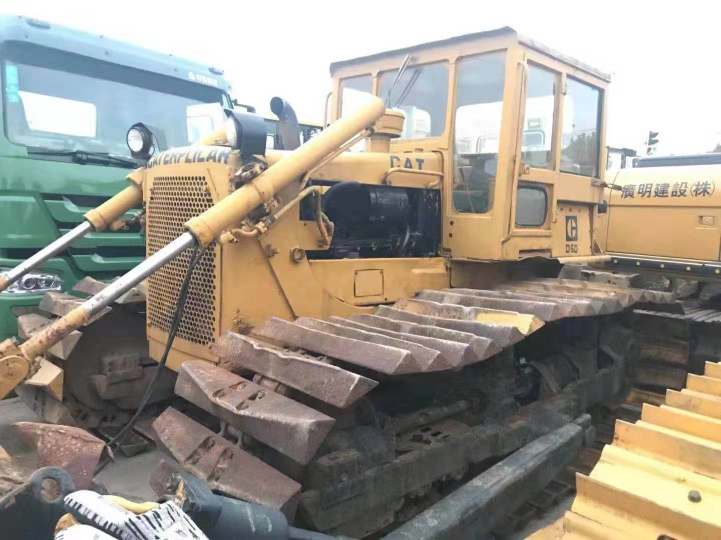 
                Usado Cat D6D Japão Bulldozer com Pântano Via para venda (também CAT D7G, CAT D6D, D3C)
            