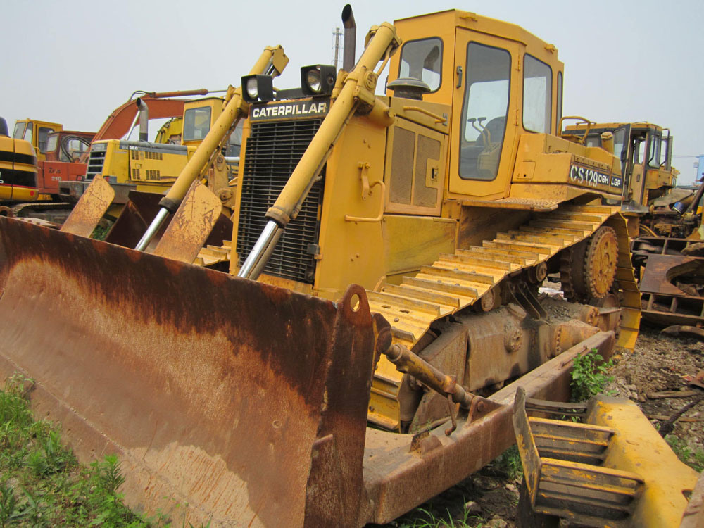 
                Utilisé Cat Bulldozer D6h Japon original
            