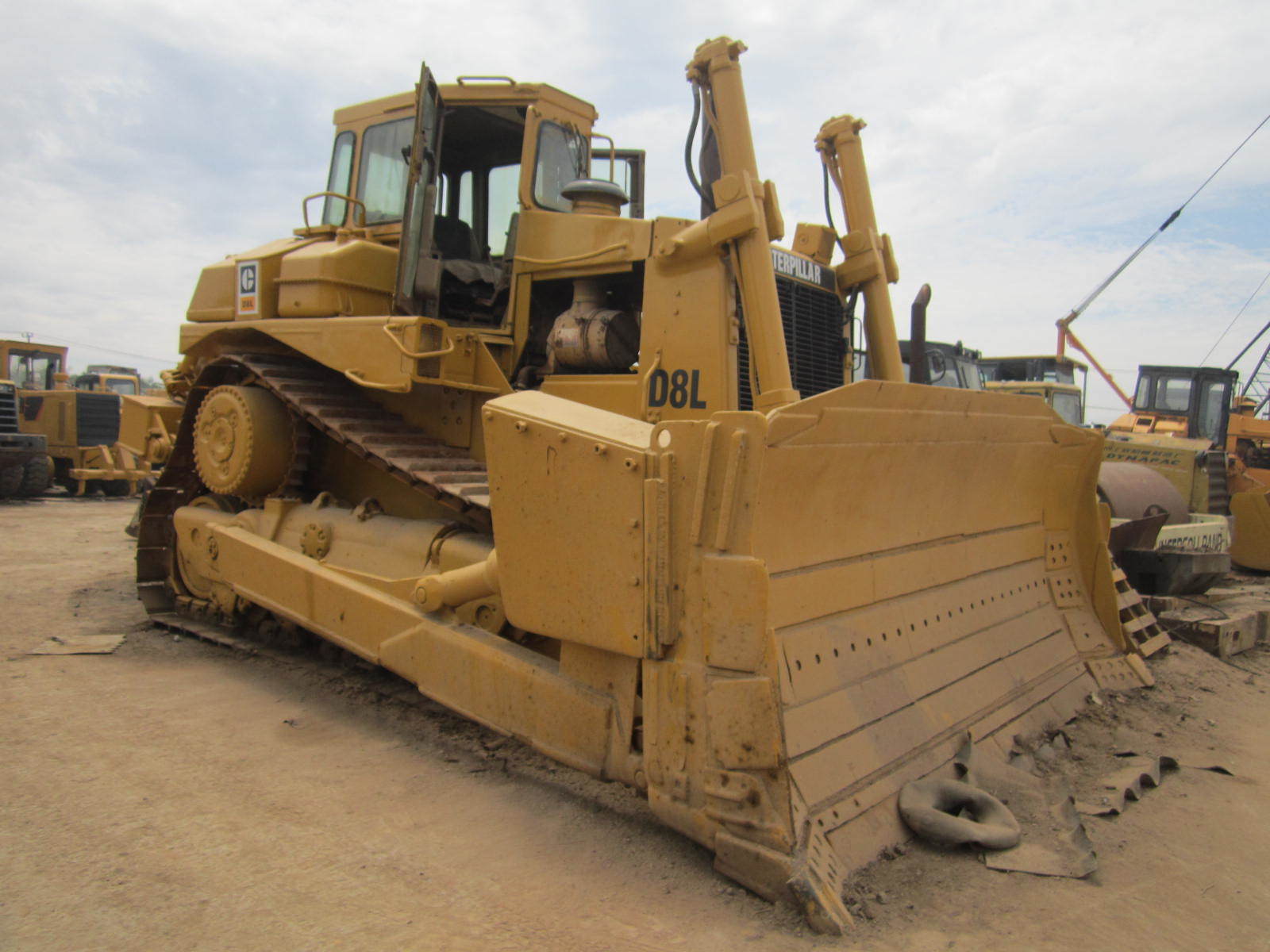 
                Использовать Cat D8l Бульдозер для продажи
            