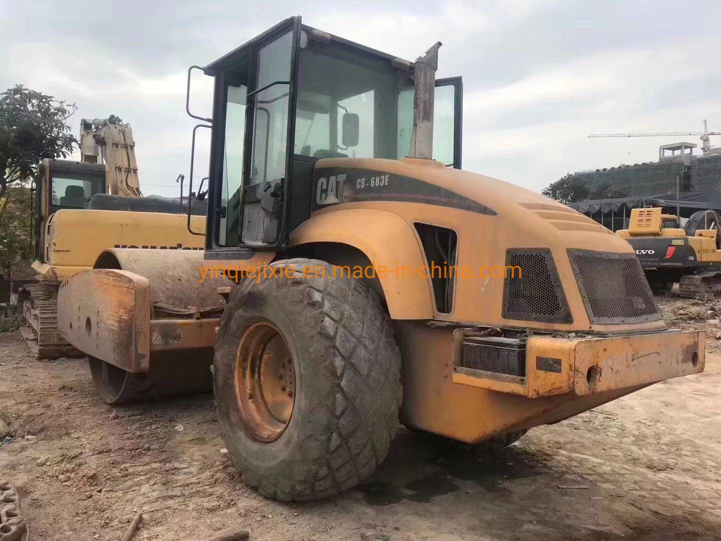 Used Cat Road Roller Cat CS-683e Compactor, Used Cat Vibratory Roller for Sale