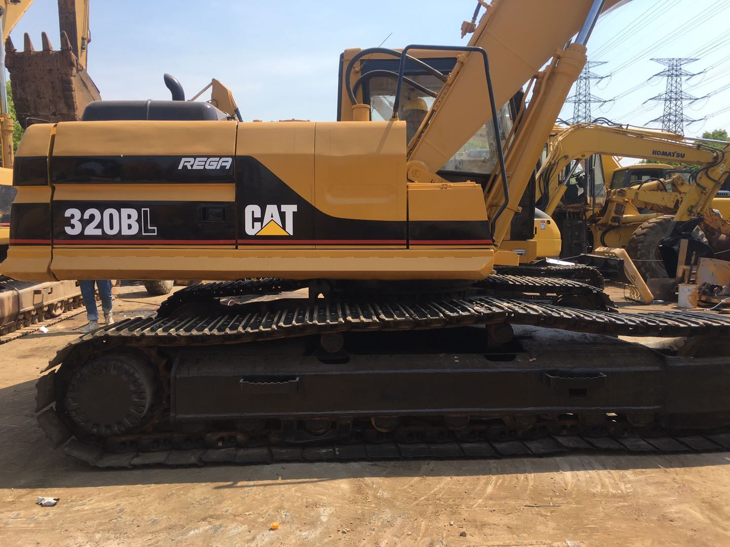 Chine 
                Utilisé caterpillar 320bl pelle excavatrice, voie d′occasion Cat 320B/320BL pour un prix raisonnable
             fournisseur