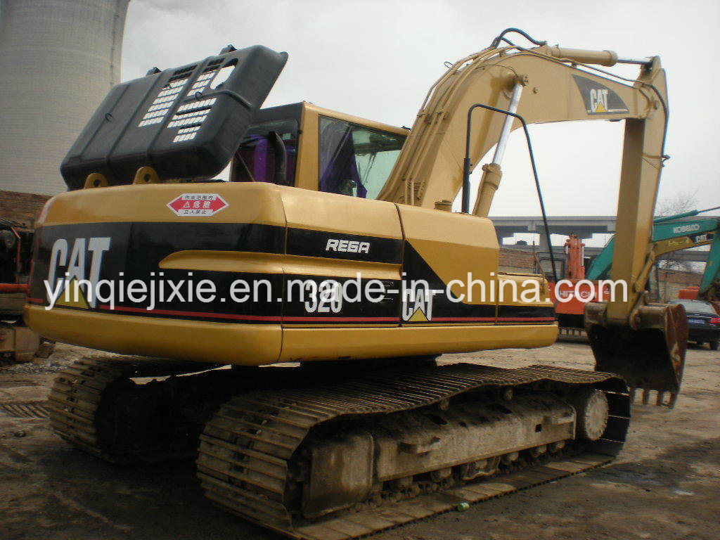 
                Pelle hydraulique Caterpillar d′occasion 320b Caterpillar (pelle hydraulique Cat 320B)
            