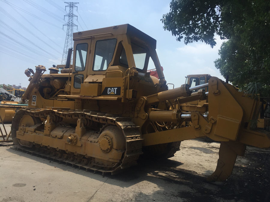 
                Utilisé au Japon Caterpillar D5K/D3C/D5M/D6D/D6G/D6H/J7G/D7H/J8K/D8l bulldozer en stock/ CAT D8K Bulldozer dans beaucoup de travail avec une haute qualité à bas prix
            