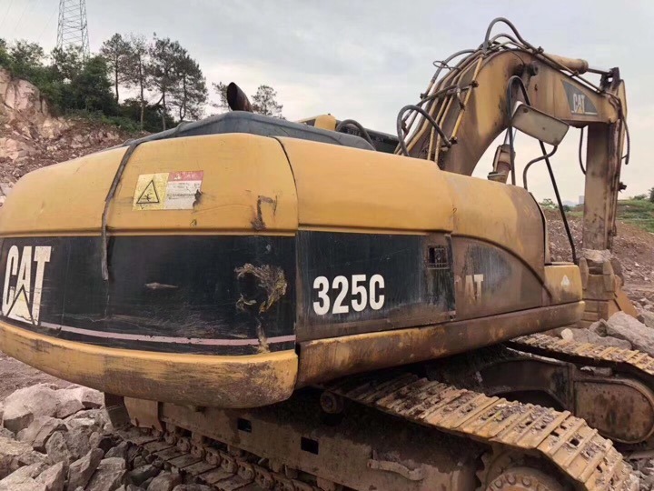 Used Cheaper Cat325c Working Excavator