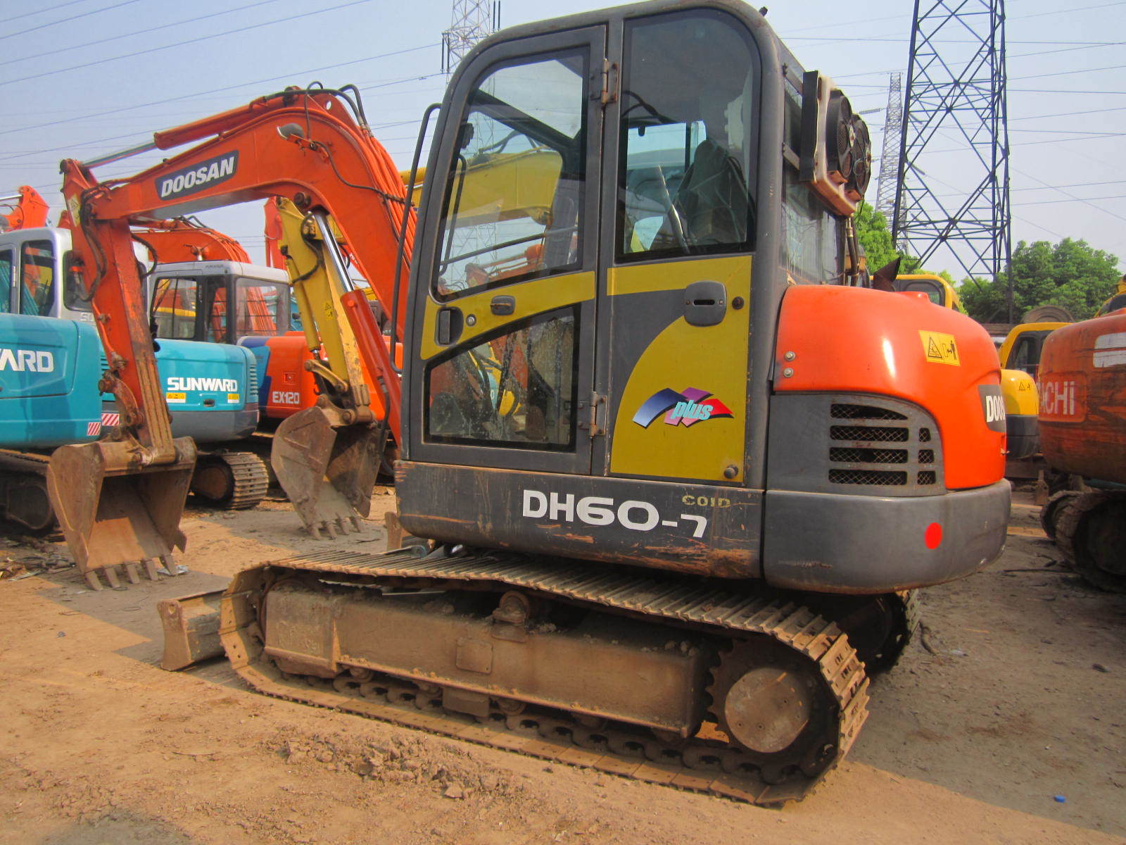Used Daewoo/Doosan 60-7/Dh300LC-7 Excavator for Sale, with High Quality in Low Price