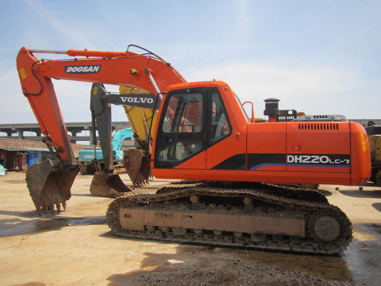 
                Usado Doosan Coveiro Doosan DH220LC-7 Escavadoras para venda
            