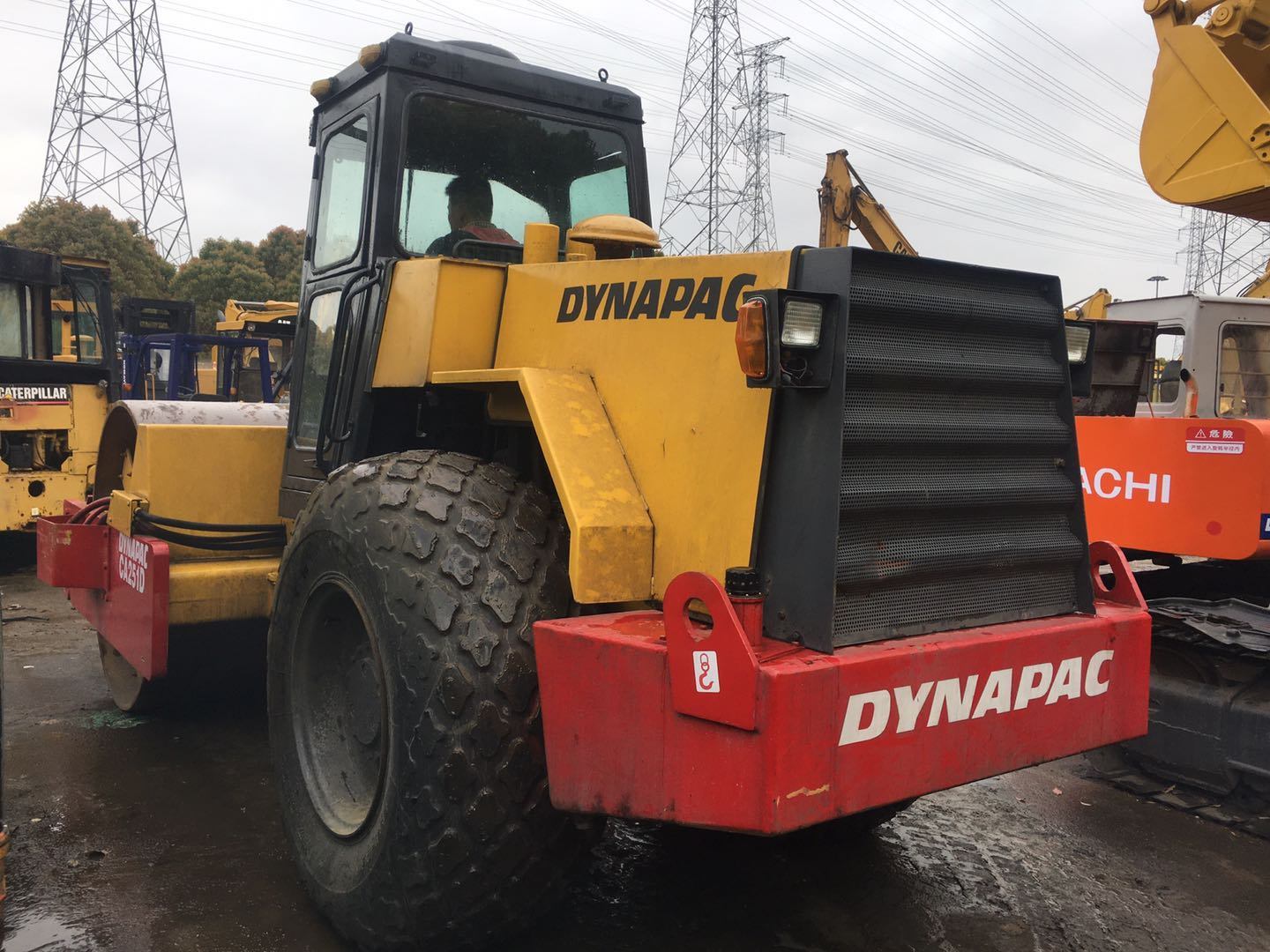 China 
                Dynapac Ca251 コンパクタ、中古ロードローラー、バイブレーションローラーを使用
             supplier