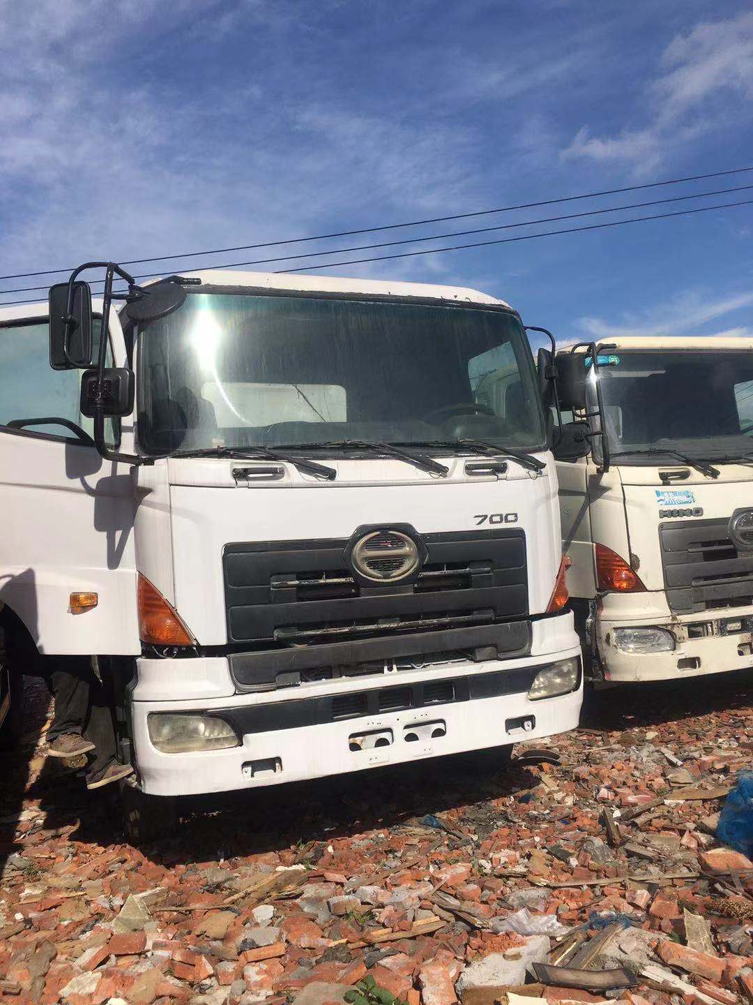 Used Hino 700 Dump Truck in High Quality with Good Condition in Low Price
