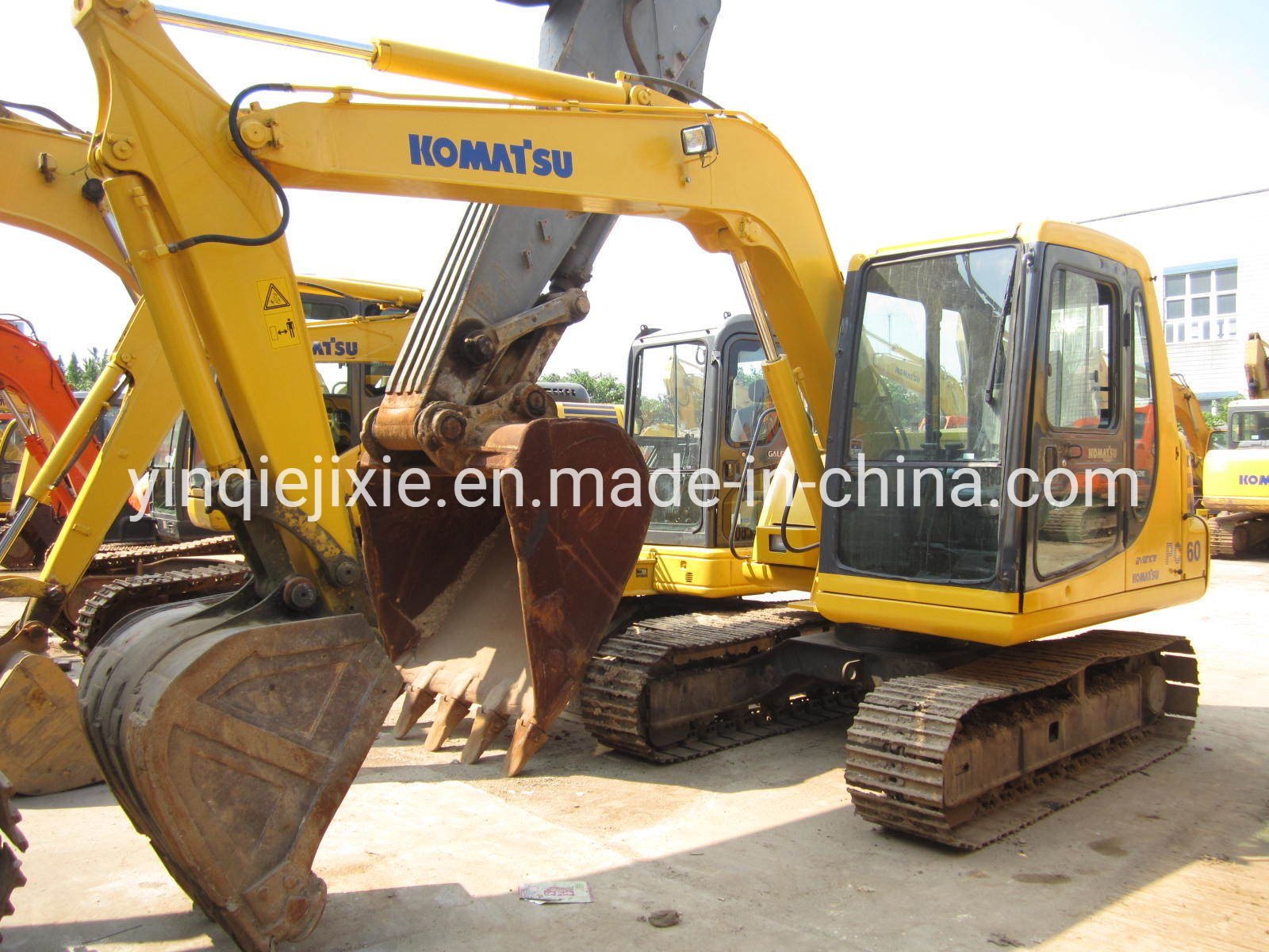 China 
                중고 유압식 굴삭기 Komatsu PC60-7, Komatsu 굴삭기 PC60을 사용했습니다
             supplier