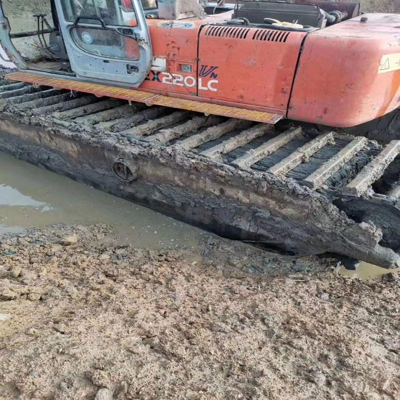 
                Utilisé au Japon Hitachi EX220/EX220LC Swamp Buggy pelle, d′occasion EX220LC/Excavatrice amphibie flottant en état de marche pour la vente
            