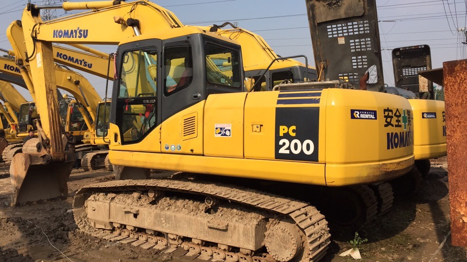 
                Utilisé au Japon PC Original KOMATSU EXCAVATEUR KOMATSU200-7200-7 (PC) , utilisé KOMATSU EXCAVATEUR PC200, utilisé pour la vente excavatrice chenillée
            