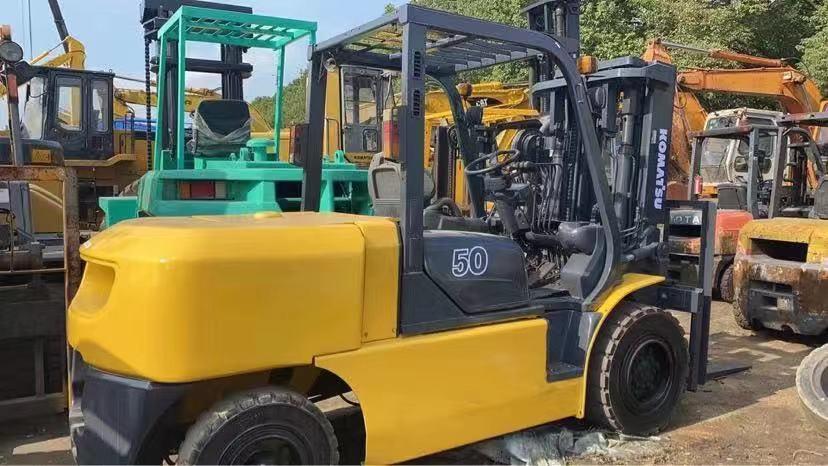 
                Used Komatsu 5ton Forklift with Midlle Cylinder and Side-Self
            