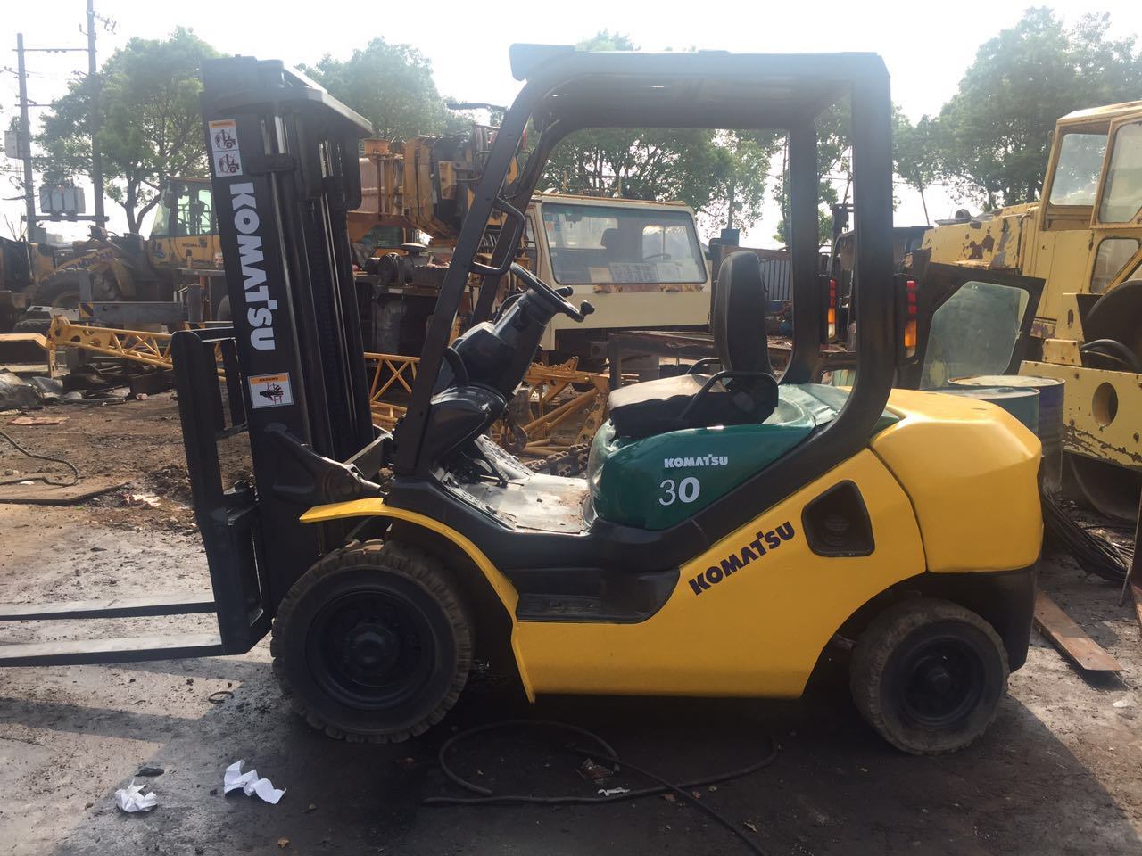 
                Used Komatsu Forklifts 3 Ton Komatsu Fd30 Forklifts with Good Condition in Cheap Price
            