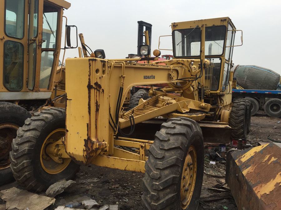 China 
                Komatsu Gd511utiliza una niveladora, Niveladora GD511 de la motoniveladora Manual de la rueda de Komatsu
             proveedor