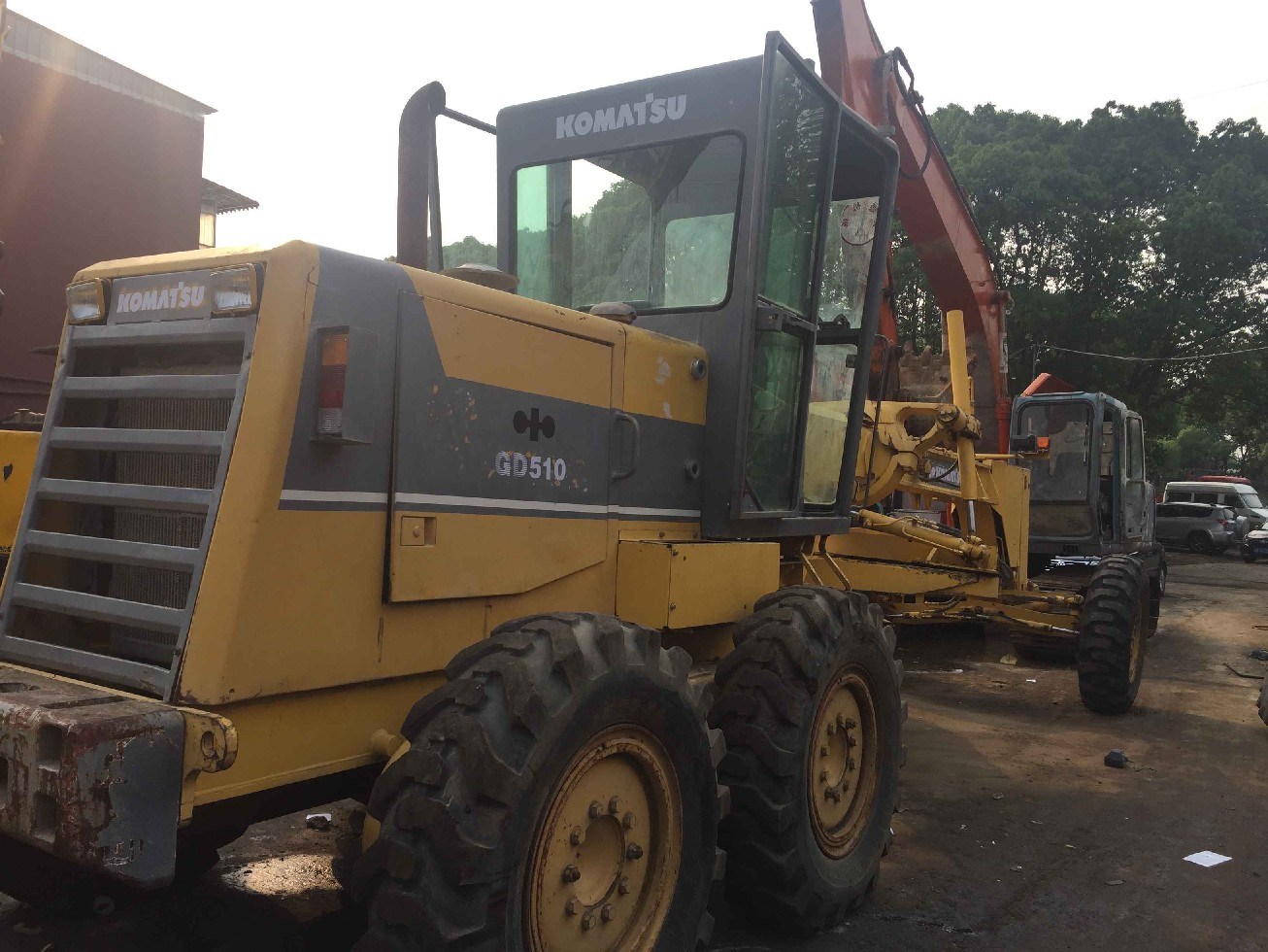 
                Usado Komatsu Gd511Um Motor Grader, usado Motoniveladora, Japão Origem Motoniveladora Manual da Roda Motoniveladora
            