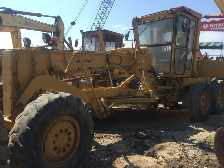 Chine 
                Utilisé de niveleuse Komatsu Komatsu GD611 (komatsu GD611)
             fournisseur