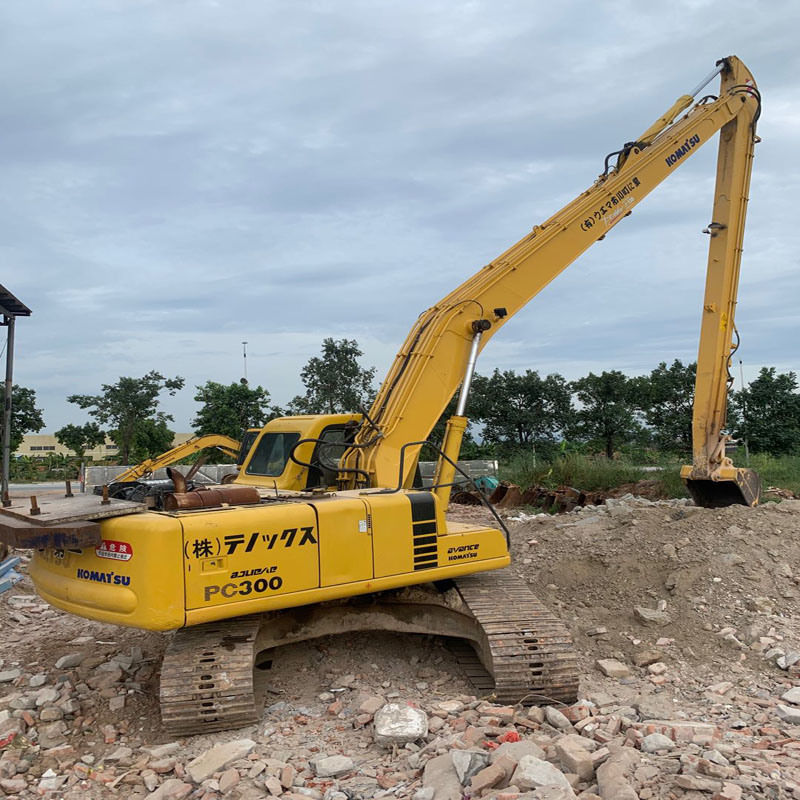 Used Komatsu PC200 18m Long Boom Excavator, Secondhand Komatsu PC200-6 Excavator Construction Machinery for Sale