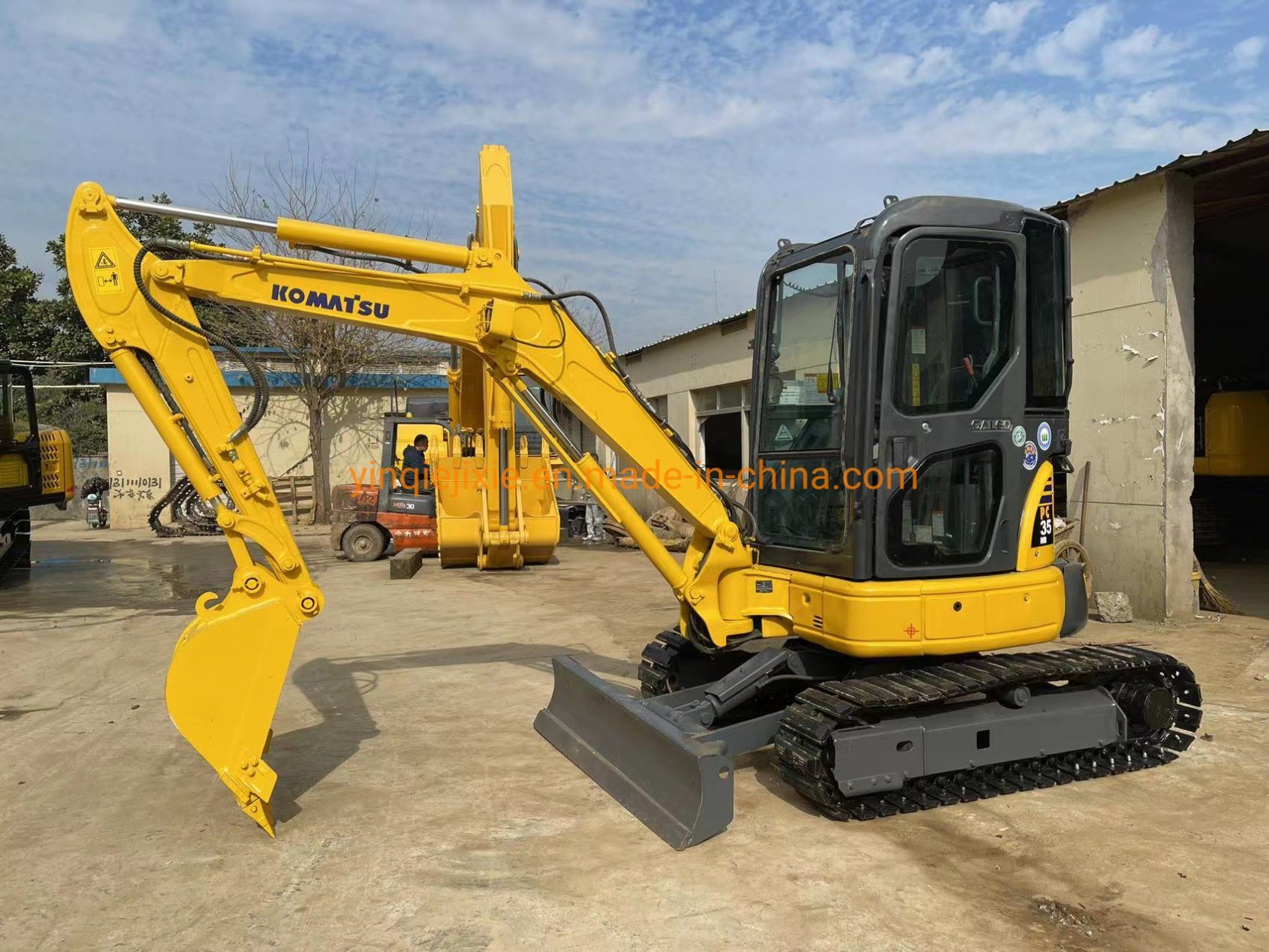 
                Petite pelle d′occasion Komatsu PC35, PC20 à vendre
            