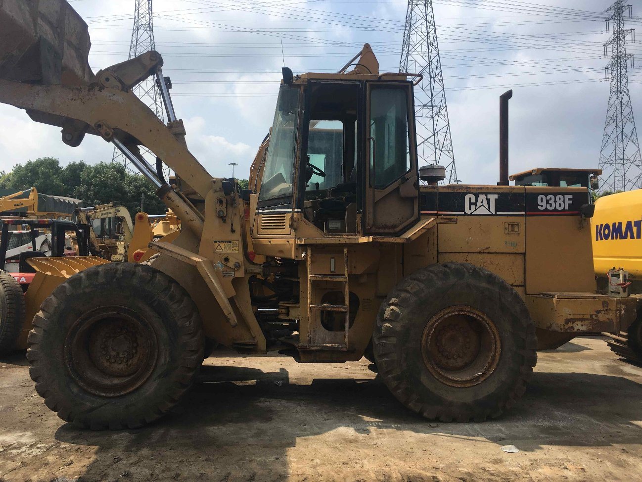 China 
                중고 정품 Caterpillar 938f 휠 로더 판매
             supplier