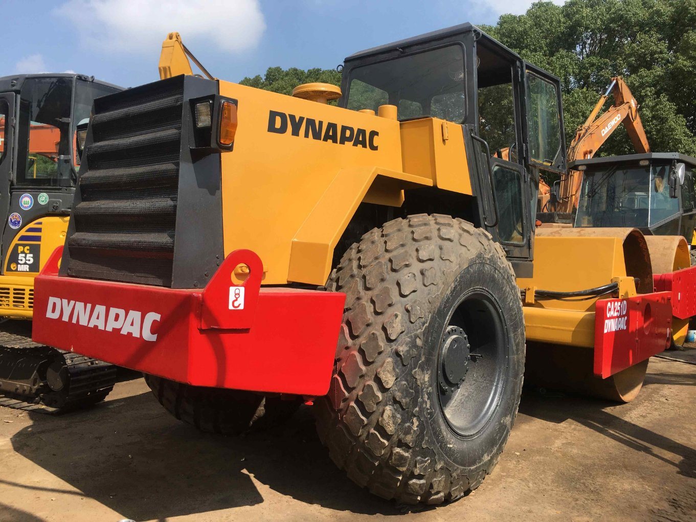 
                Utilisé/Secondhand DYNAPAC CA251D Roler routier en bon état dans le prix bon marché
            