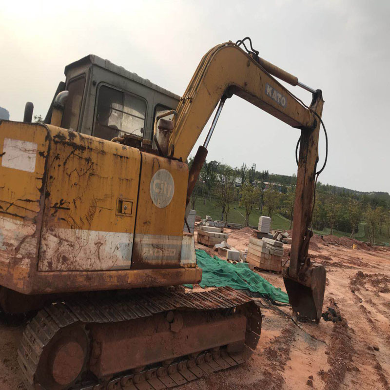 Used/Secondhand Kato HD250/HD400/HD450/HD500/HD550 Excavator Original Japan Weight 5t From Shanghai China Honest Supplier